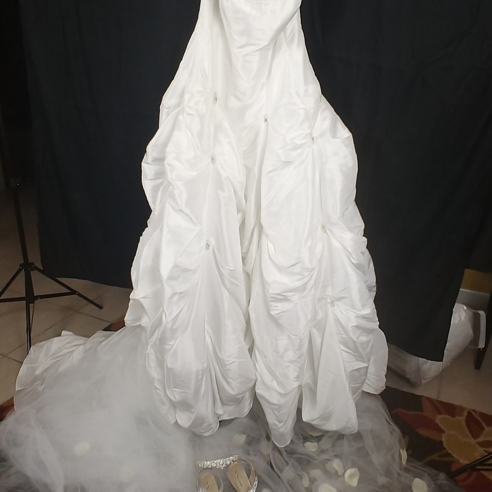 Complete wedding dress set